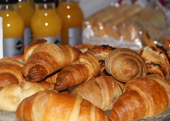 Alojamento de Acomodação e Pequeno-almoço La Dama Room&breakfast 3*