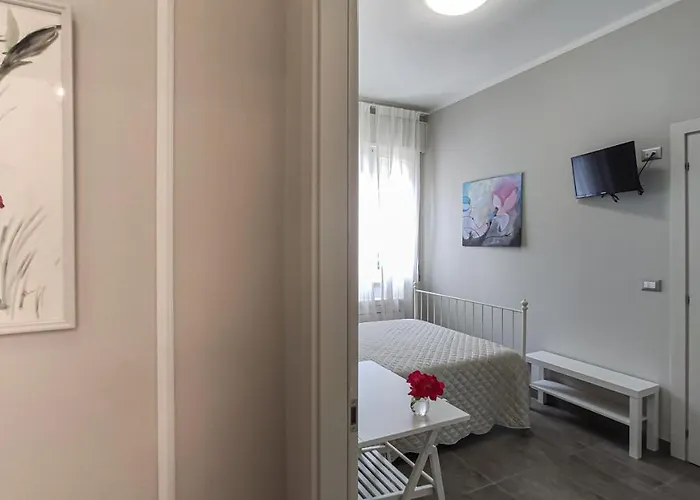 Alojamento de Acomodação e Pequeno-almoço La Dama Room&breakfast 3*