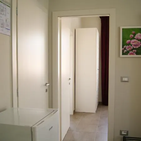 ベッド・アンド・ブレックファスト La Dama Room&breakfast 3*