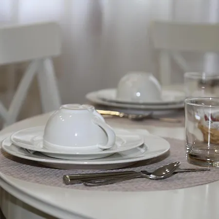 ベッド・アンド・ブレックファスト La Dama Room&breakfast ルッシ