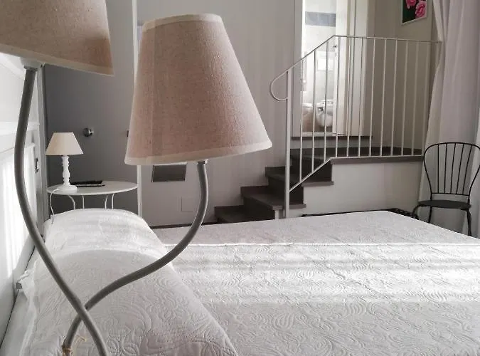 Couette-café La Dama Room&breakfast Russi