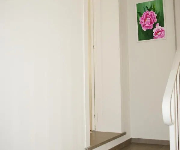 ベッド・アンド・ブレックファスト La Dama Room&breakfast 3*