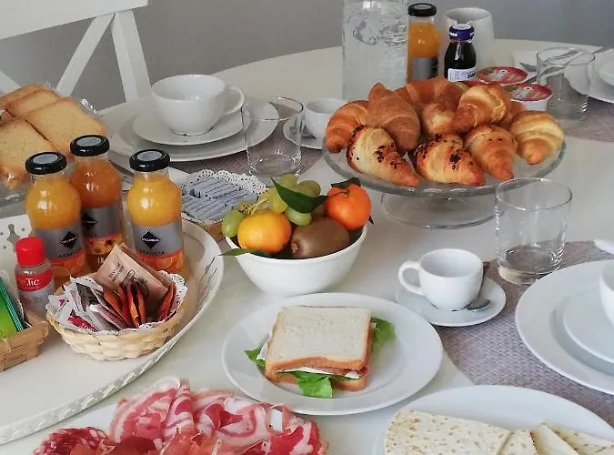 Couette-café La Dama Room&breakfast Russi