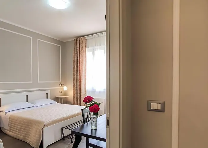 La Dama Room&breakfast Couette-café Russi